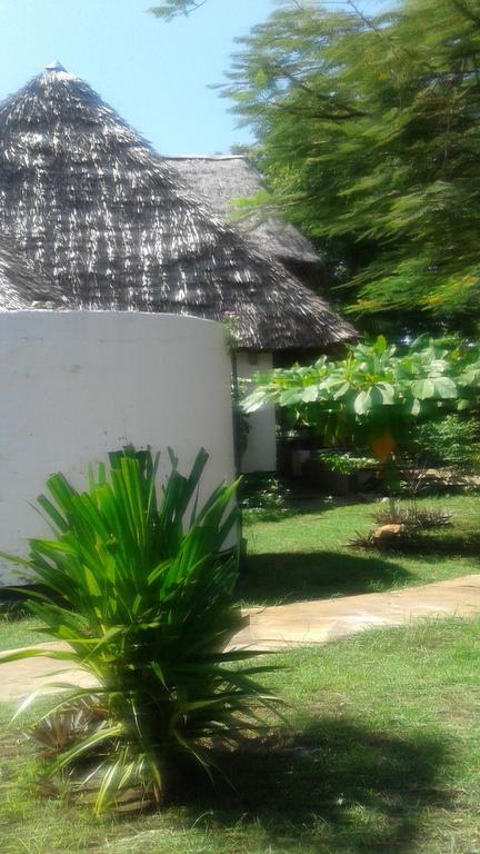 Diani Banda Cottages Diani Beach Exterior foto