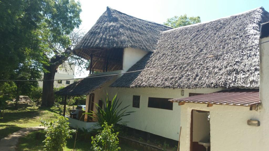 Diani Banda Cottages Diani Beach Exterior foto